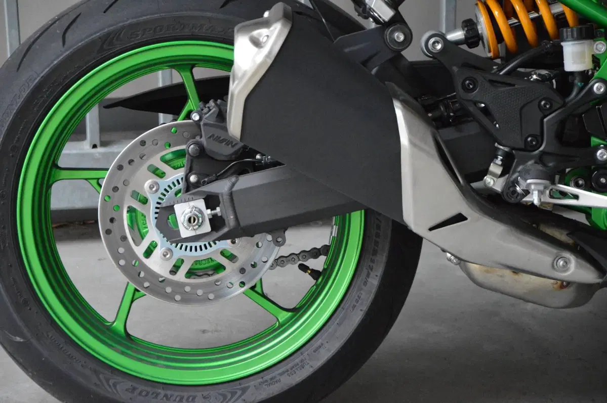 Kawasaki Z 900 SE (2025 - 26) (5)