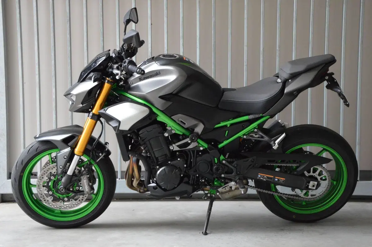 Kawasaki Z 900 SE (2025 - 26) (8)