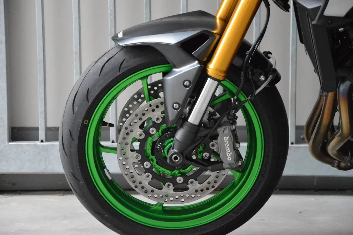 Kawasaki Z 900 SE (2025 - 26) (13)