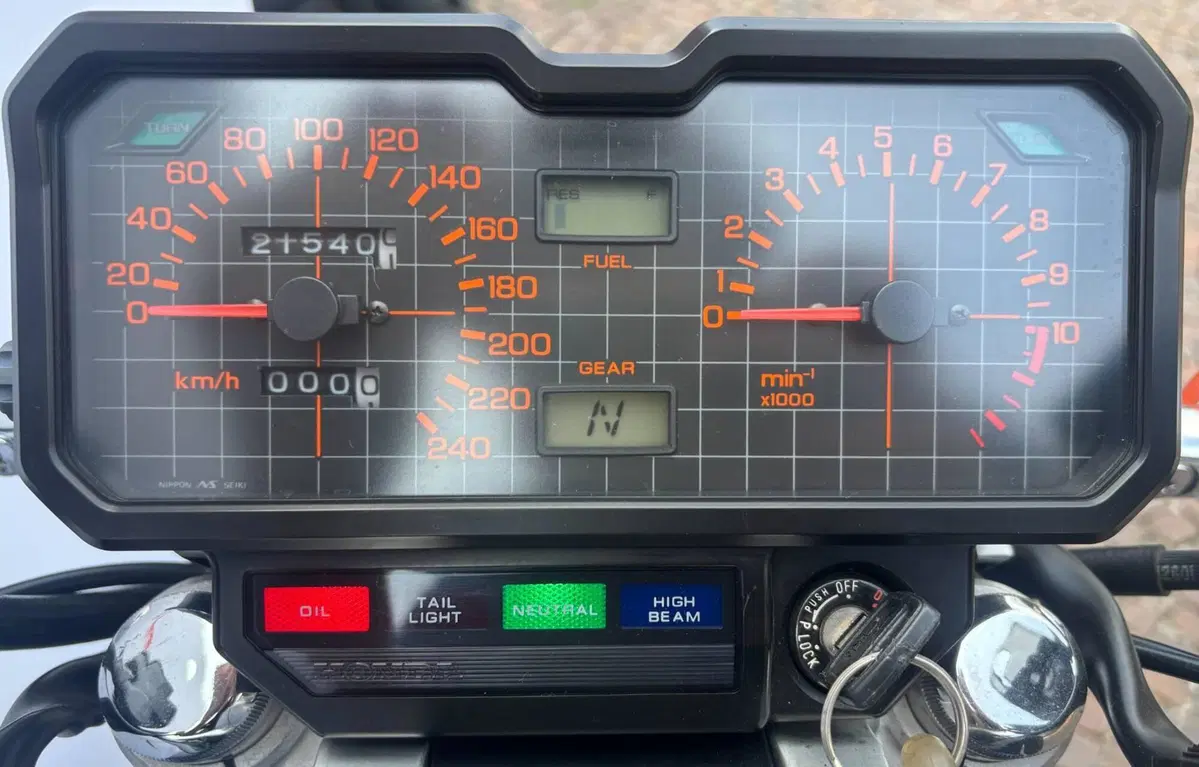 Honda NIGHTHAWK (3)