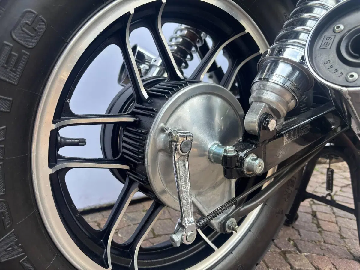 Honda NIGHTHAWK (6)
