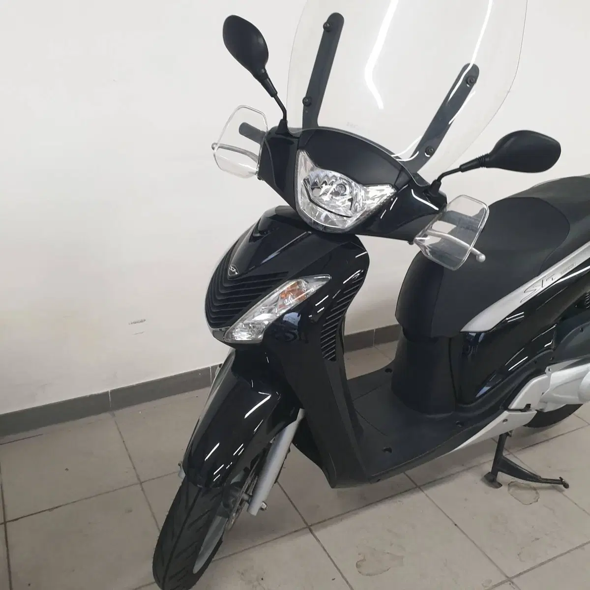 Honda SH 150i (2009 - 12) (4)