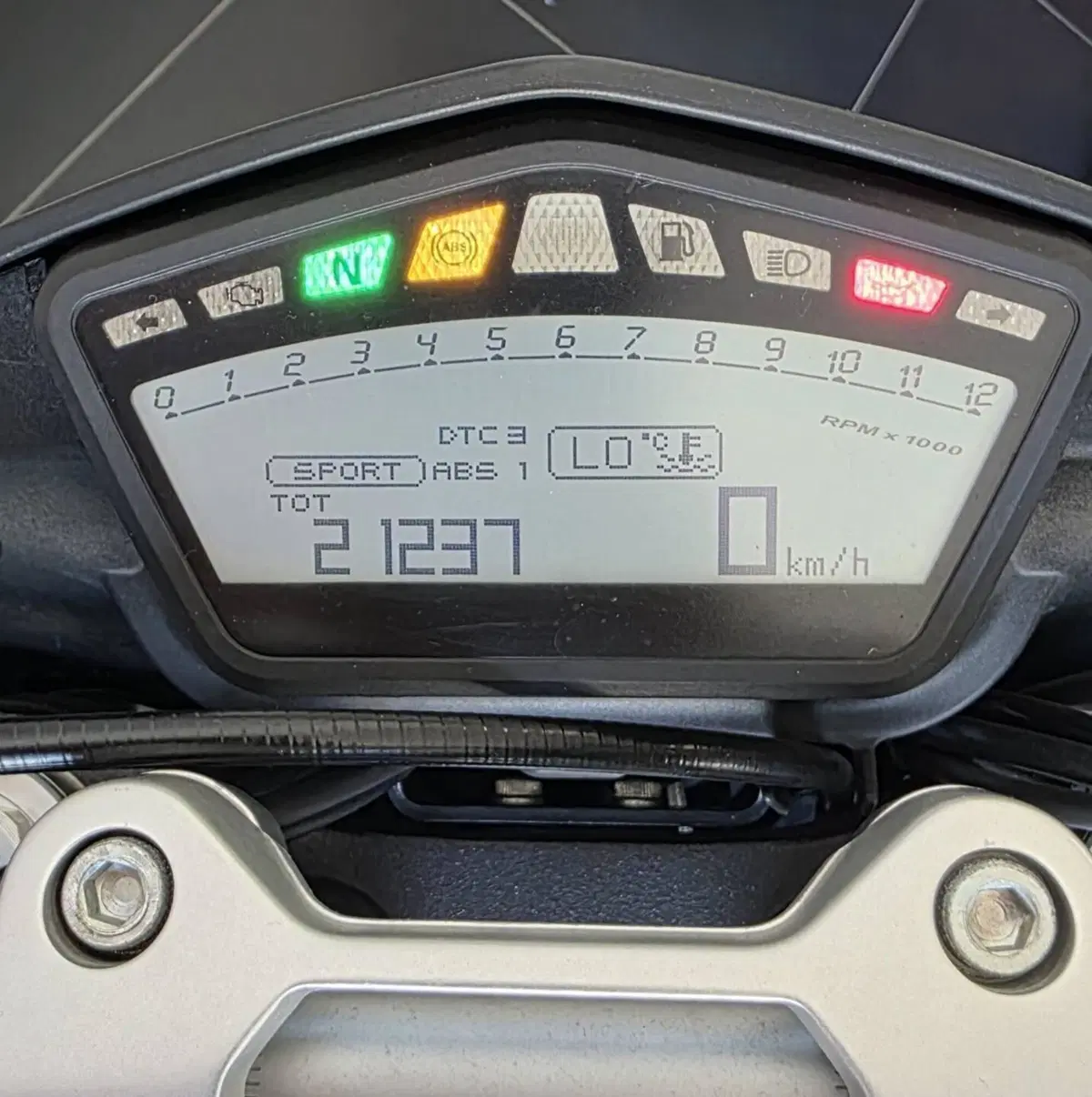 Ducati Hypermotard 821 (2013 - 15) (5)