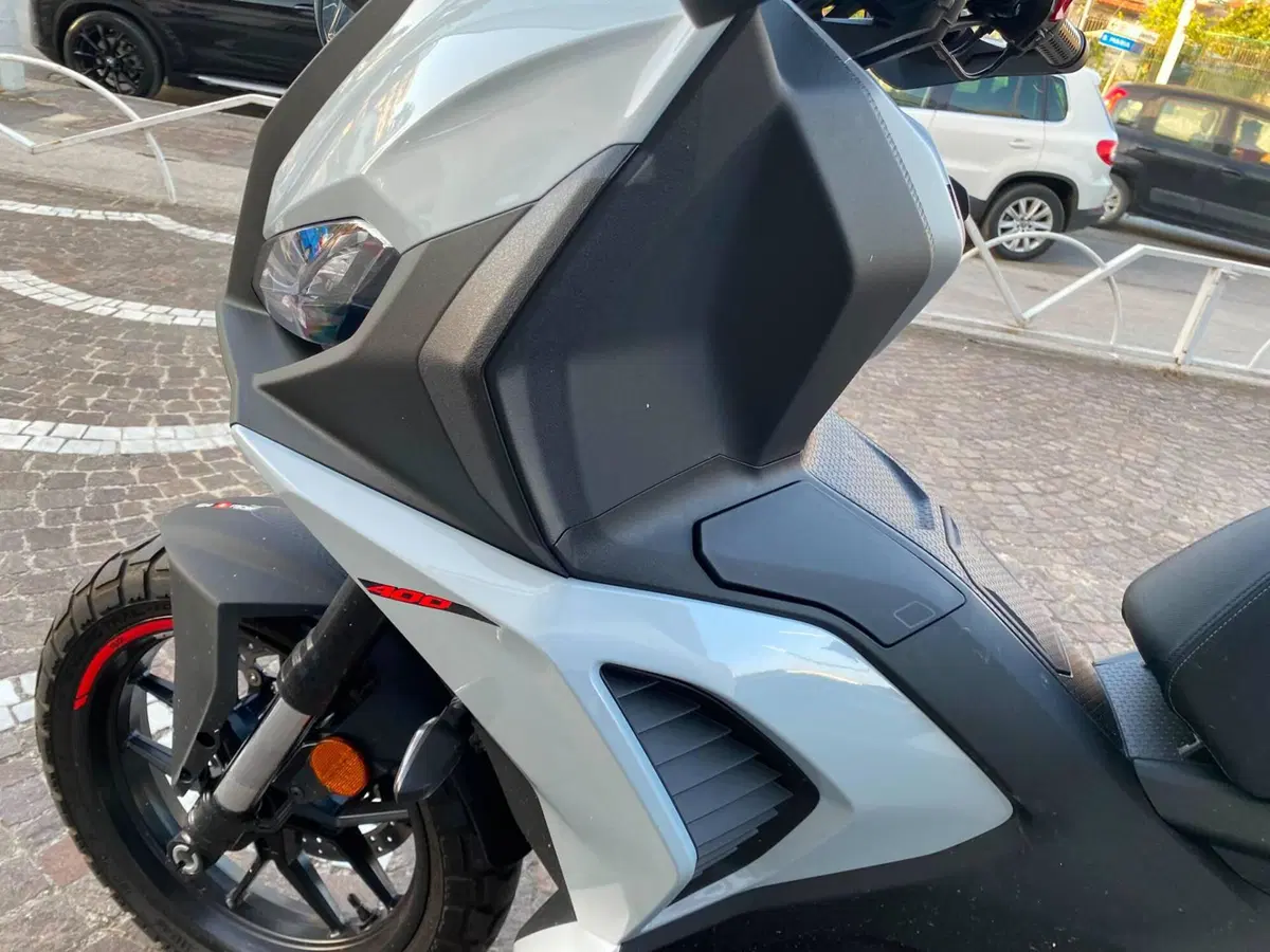 Aprilia SR GT 400 (2026) (5)