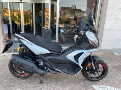 Aprilia SR GT 400 (2026) usata