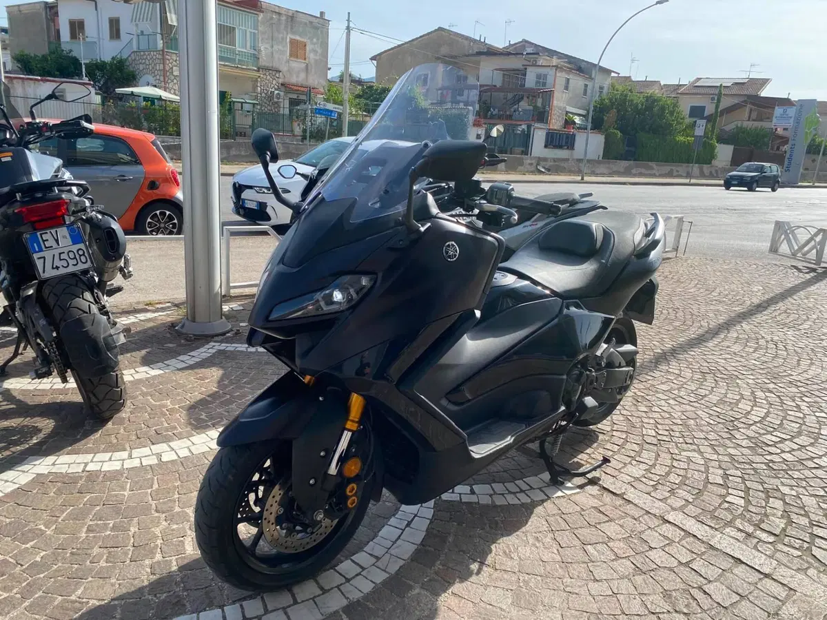 Yamaha T-Max 560 Tech Max (2022 - 24) (4)