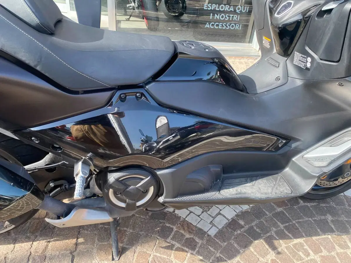 Yamaha T-Max 560 Tech Max (2022 - 24) (6)