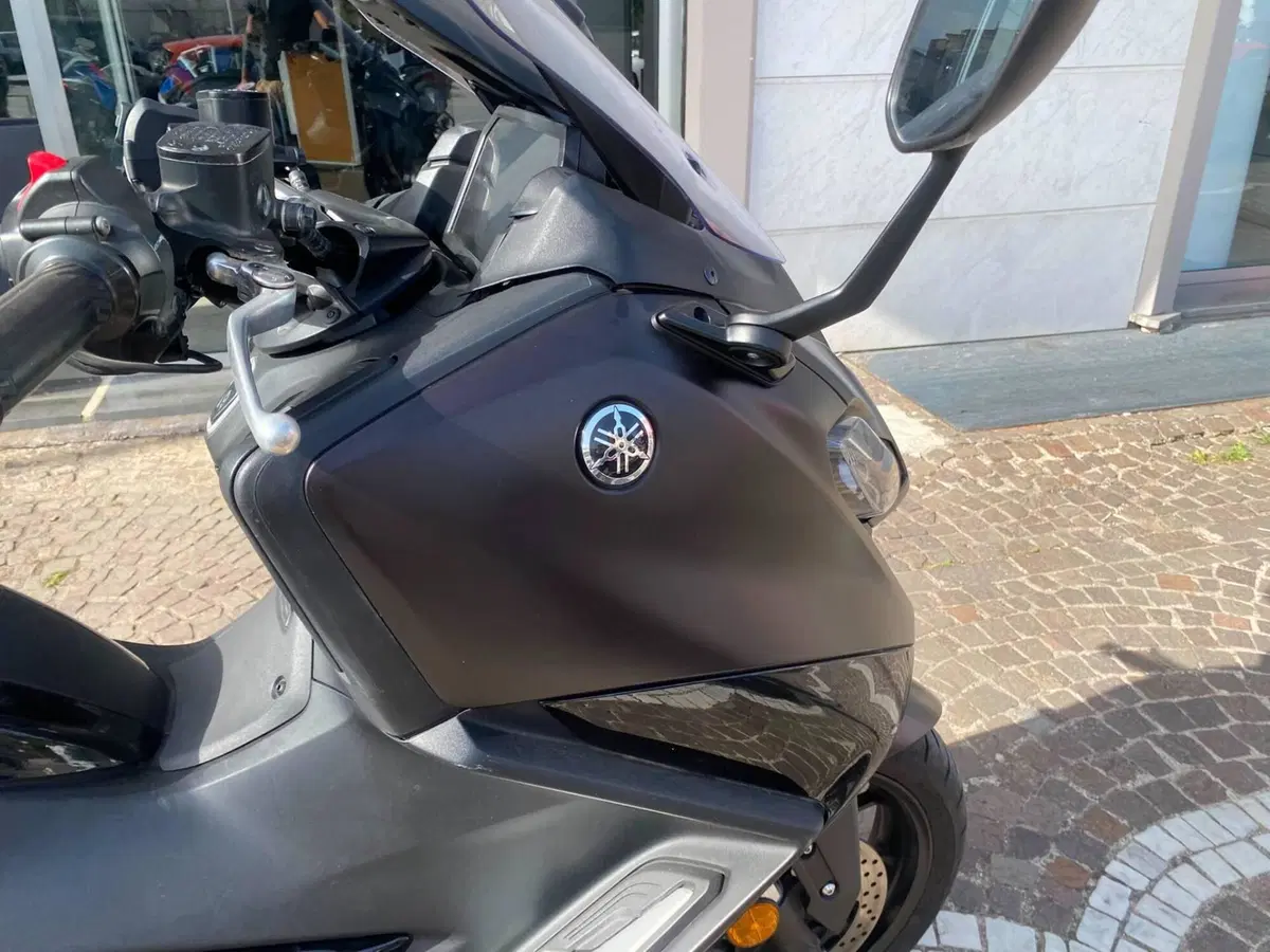 Yamaha T-Max 560 Tech Max (2022 - 24) (8)