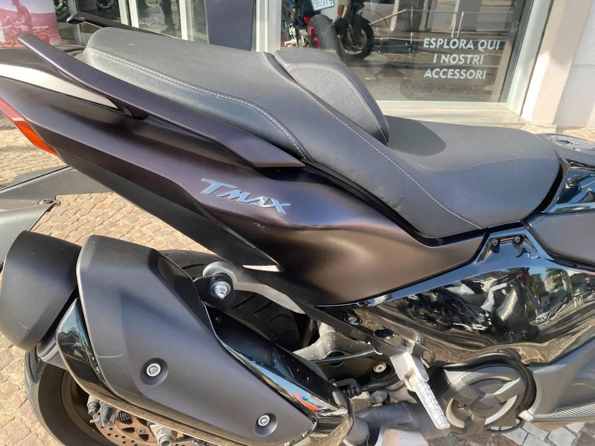 Yamaha T-Max 560 Tech Max (2022 - 24) (10)