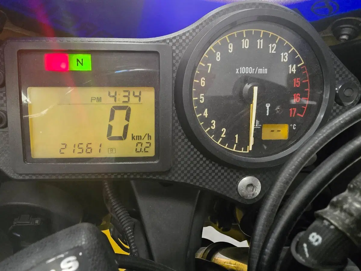 Honda CBR 600 F Sport Rossi Replica (2001 - 02) (5)