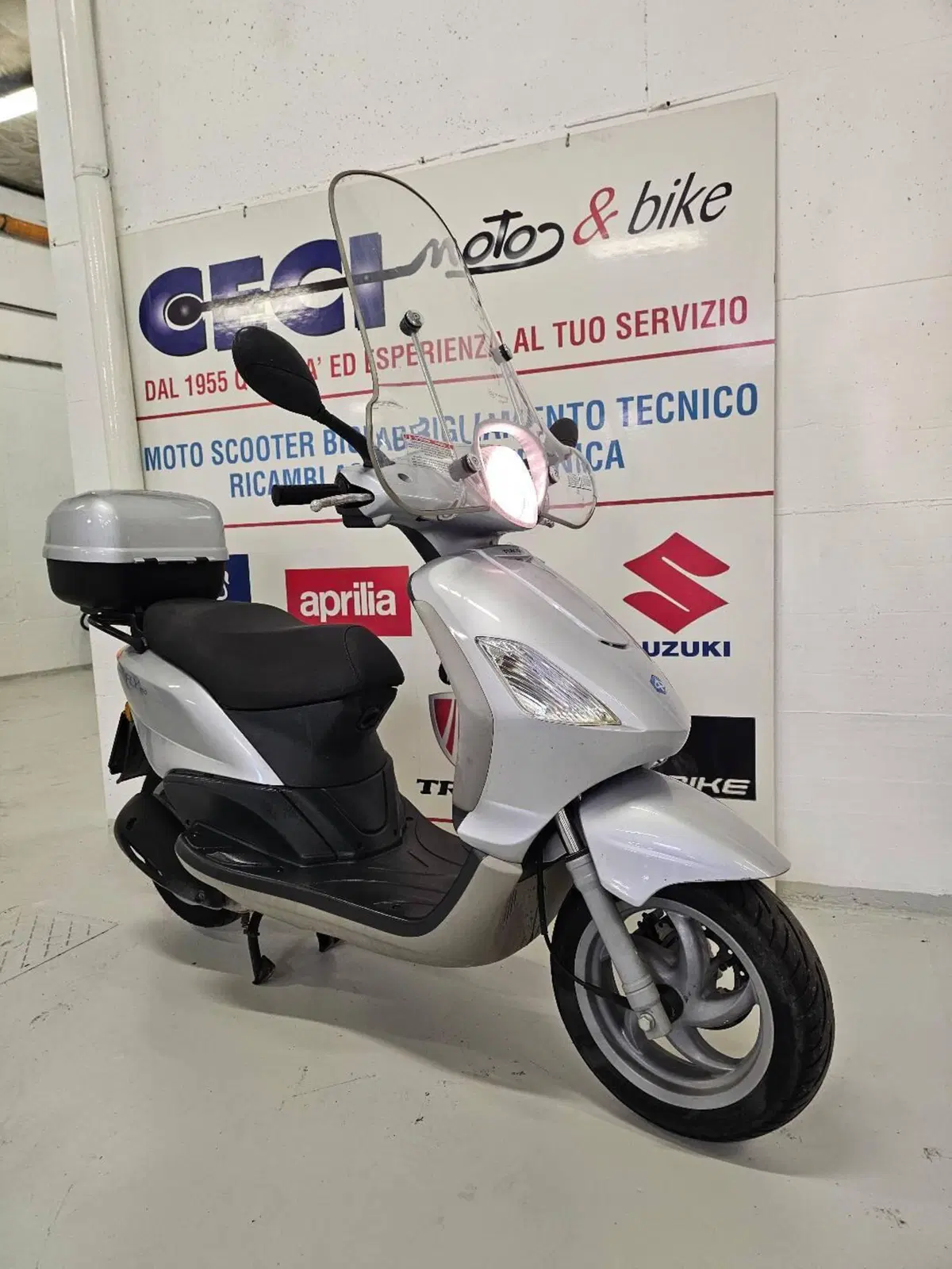 Piaggio Fly 150 4T (2004 - 12) (2)