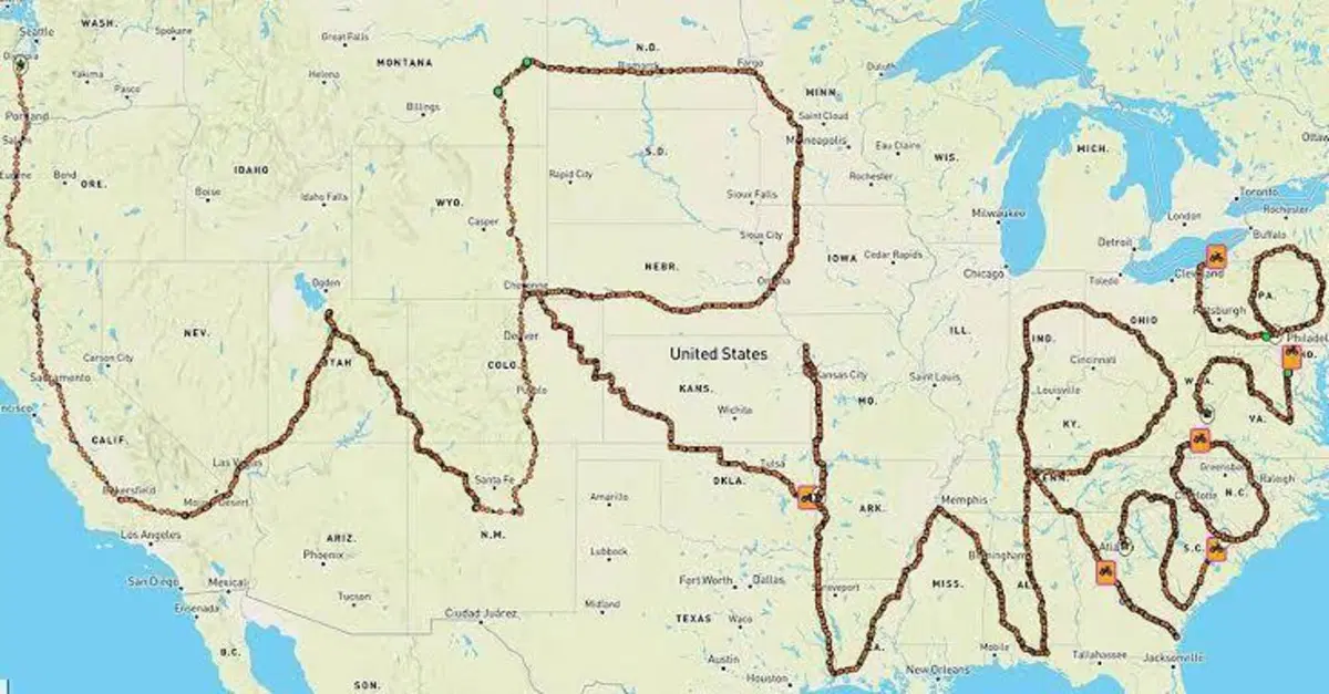 Il disegno GPS pi&ugrave; grande del mondo lo hanno fatto due motocicliste