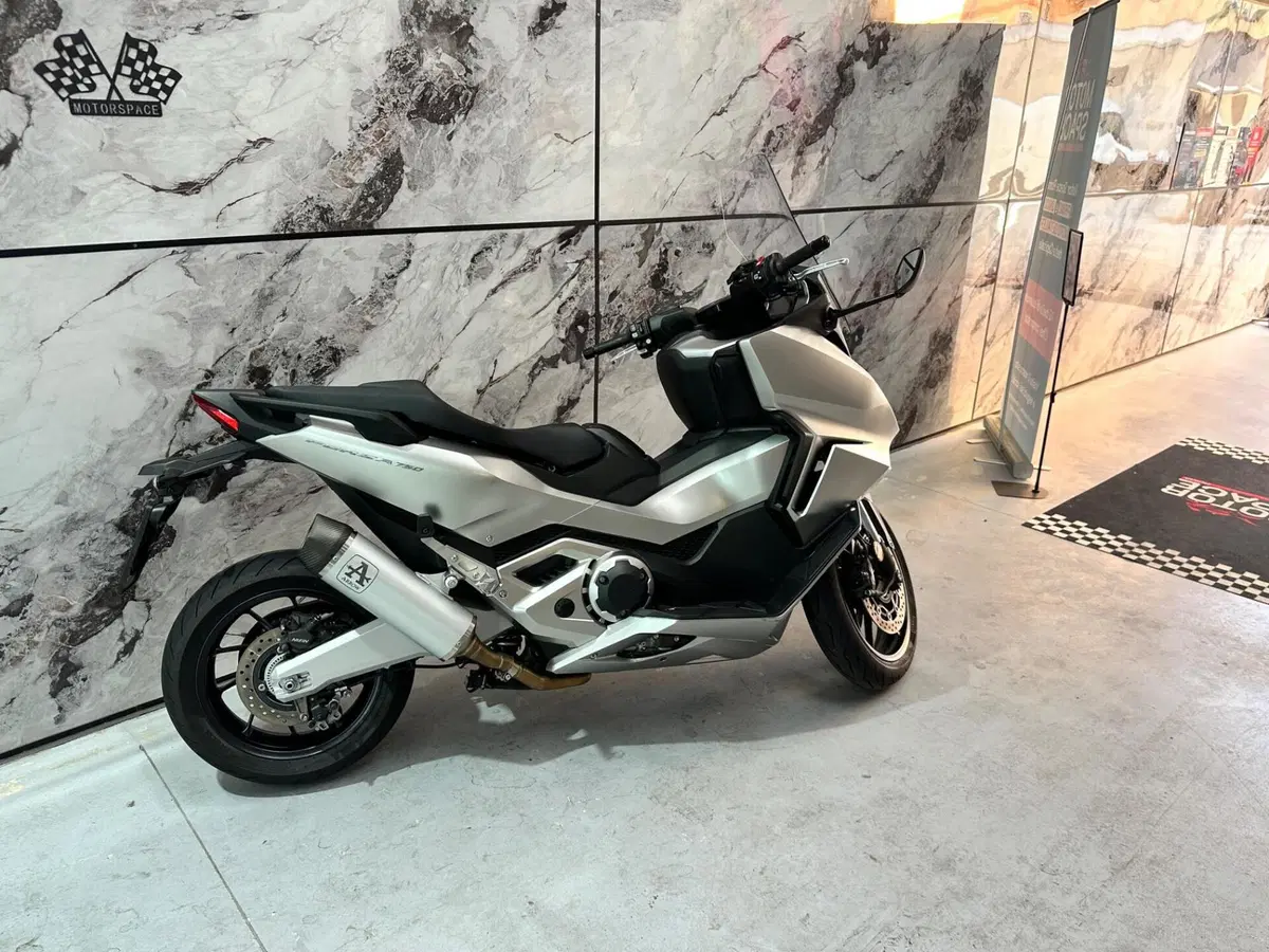 Honda Forza 750 DCT (2021 - 24) (8)