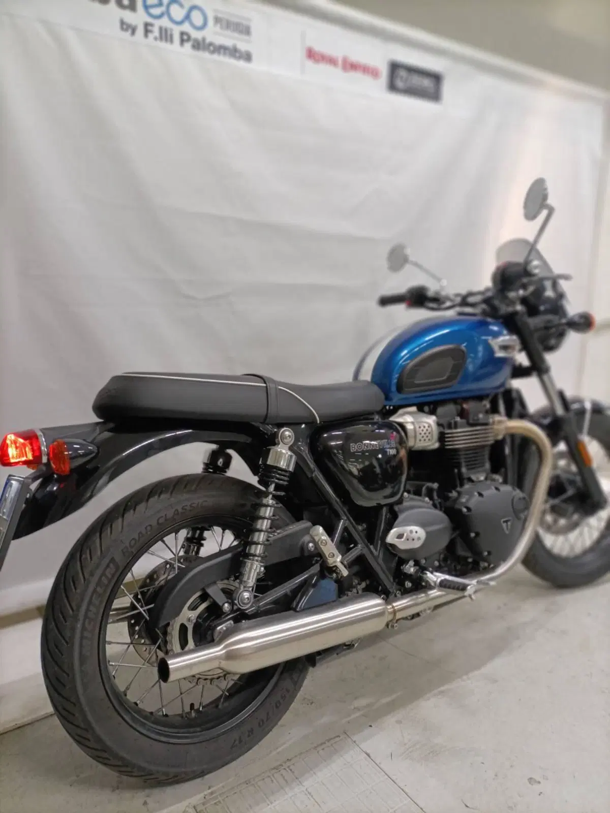 Triumph Bonneville T100 (2021 - 25) (4)