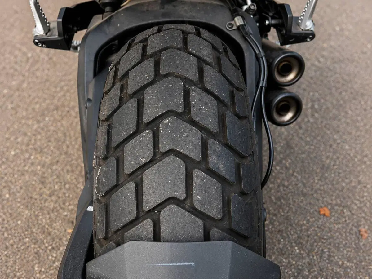 Ducati Scrambler 800 Night Shift (2021 - 22) (8)