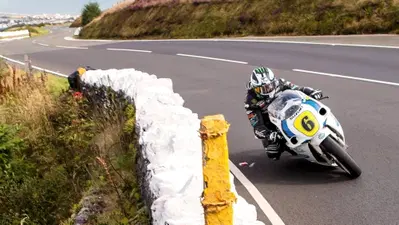 Classic TT: Michael Dunlop trionfa anche nel Senior. Terza vittoria in questa edizione
