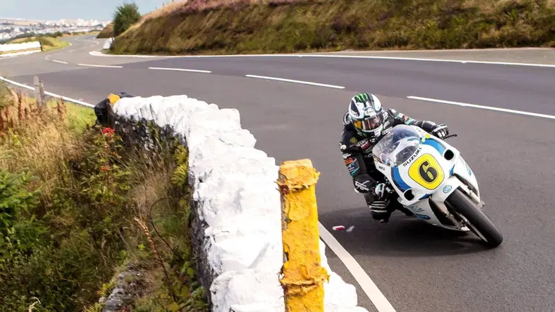 Classic TT: Michael Dunlop trionfa anche nel Senior. Terza vittoria in questa edizione