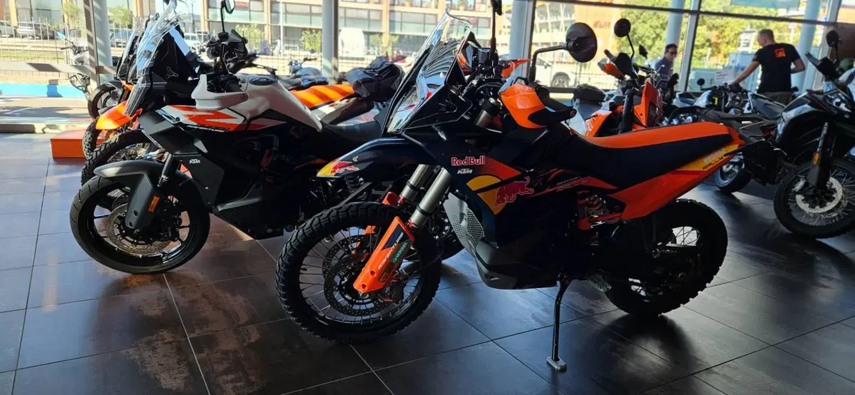 KTM 890 Adventure R Rally (2026) (15)