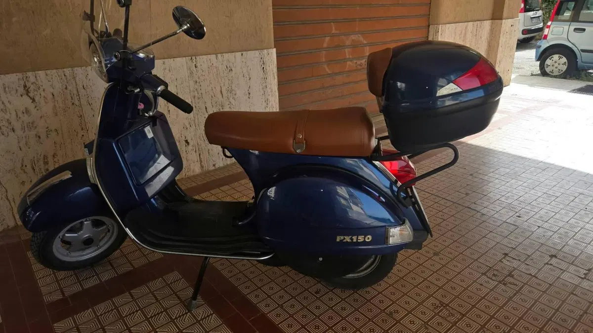 Piaggio vespa 150 px (2)