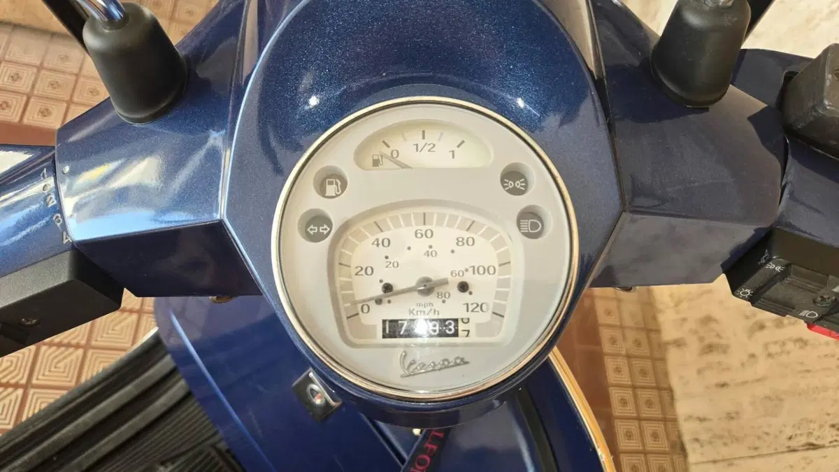 Piaggio vespa 150 px (4)