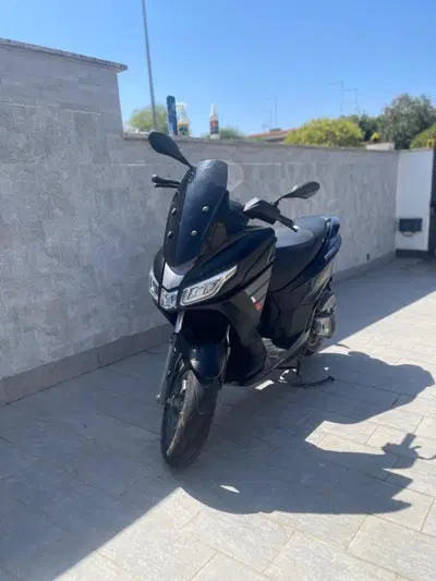 Aprilia SXR 50 (2021 - 26) usata