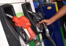 Carburanti, nuova stangata ad agosto: il diesel supera i 2,20 euro al litro