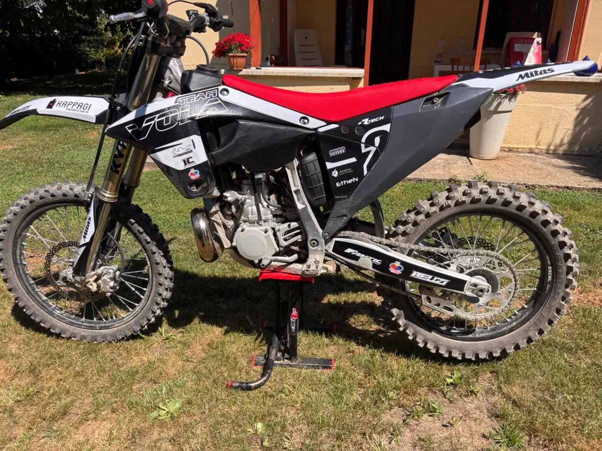 Fantic Motor XX 250 Black Edition 2T (2024) (6)