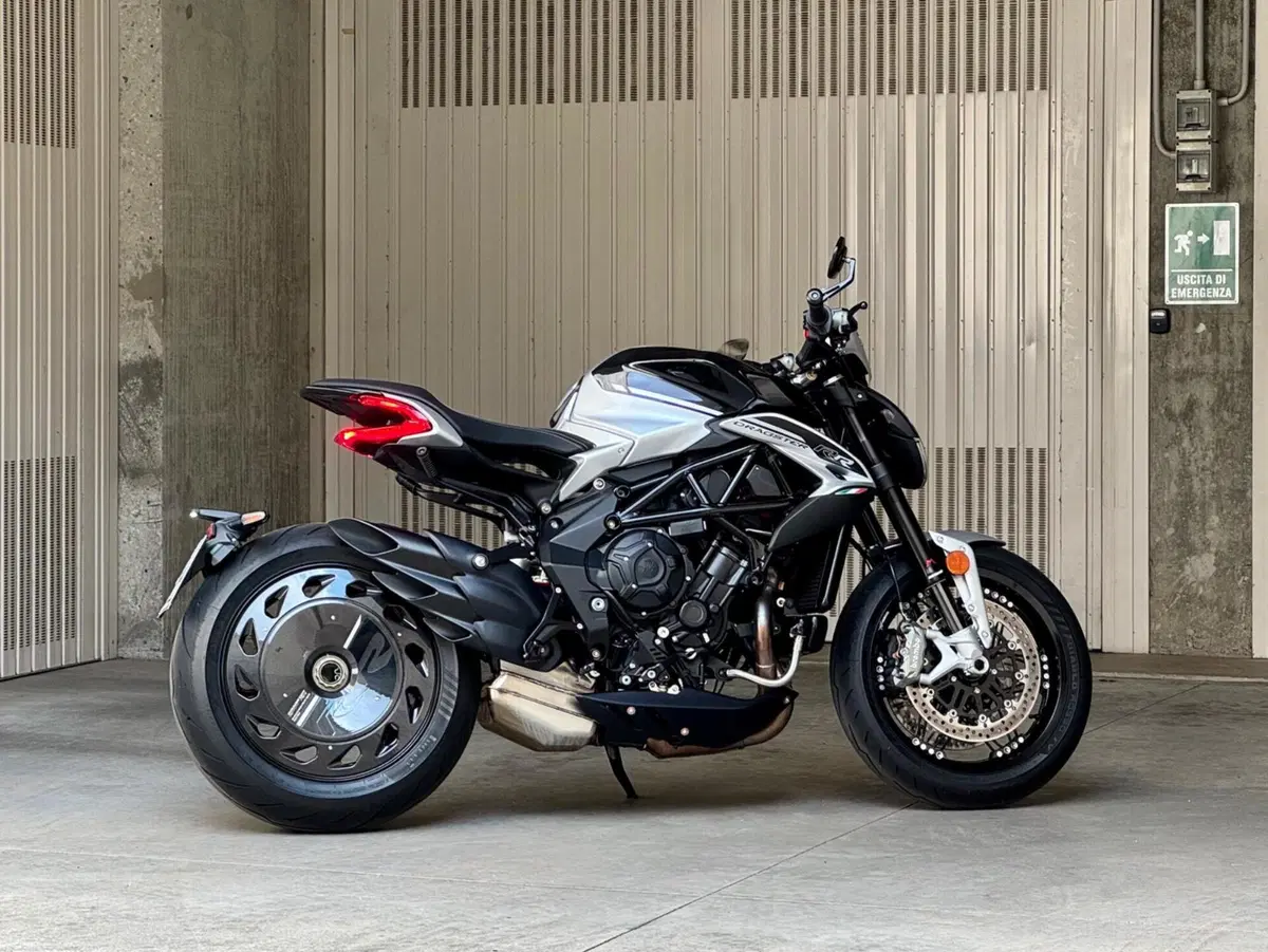 MV Agusta Dragster 800 RR Ottantesimo (2025 - 26)