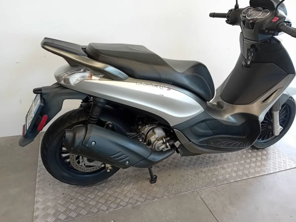 Piaggio Beverly 300 S i.e. ABS-ASR (2016 - 20) (6)