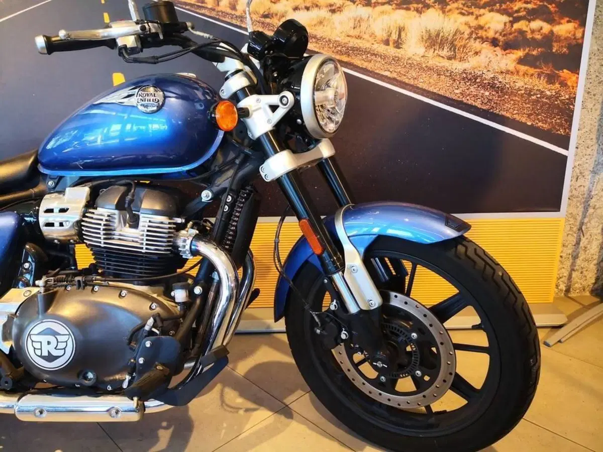 Royal Enfield Super Meteor 650 (2023 - 26) (3)