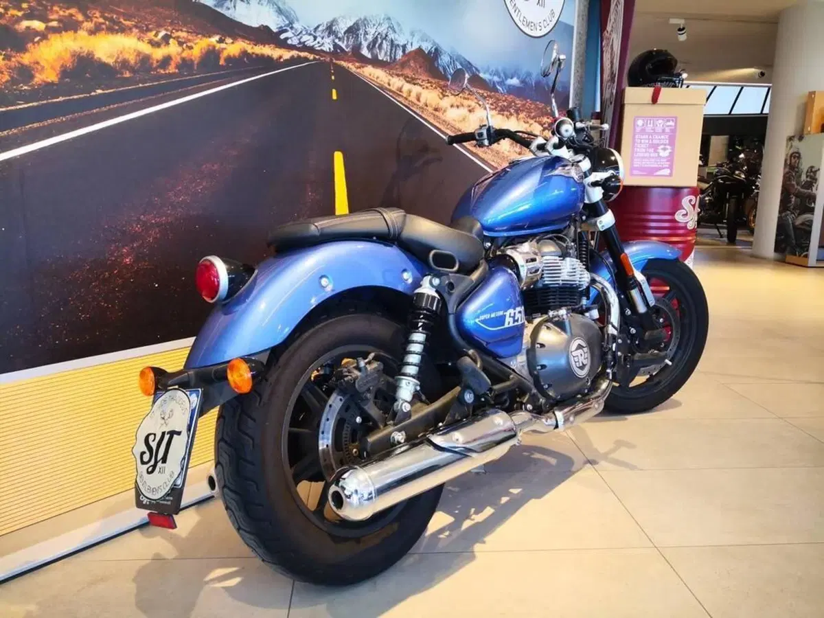 Royal Enfield Super Meteor 650 (2023 - 26) (5)