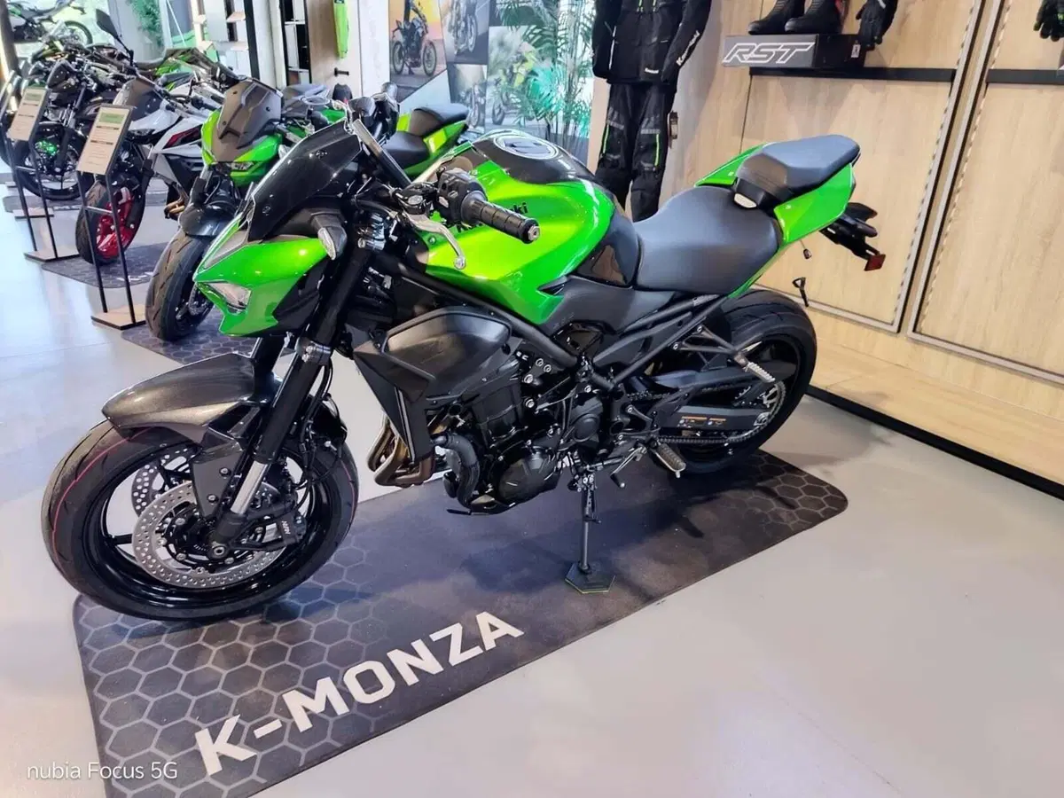 Kawasaki Z 900 SE (2025 - 26) (3)