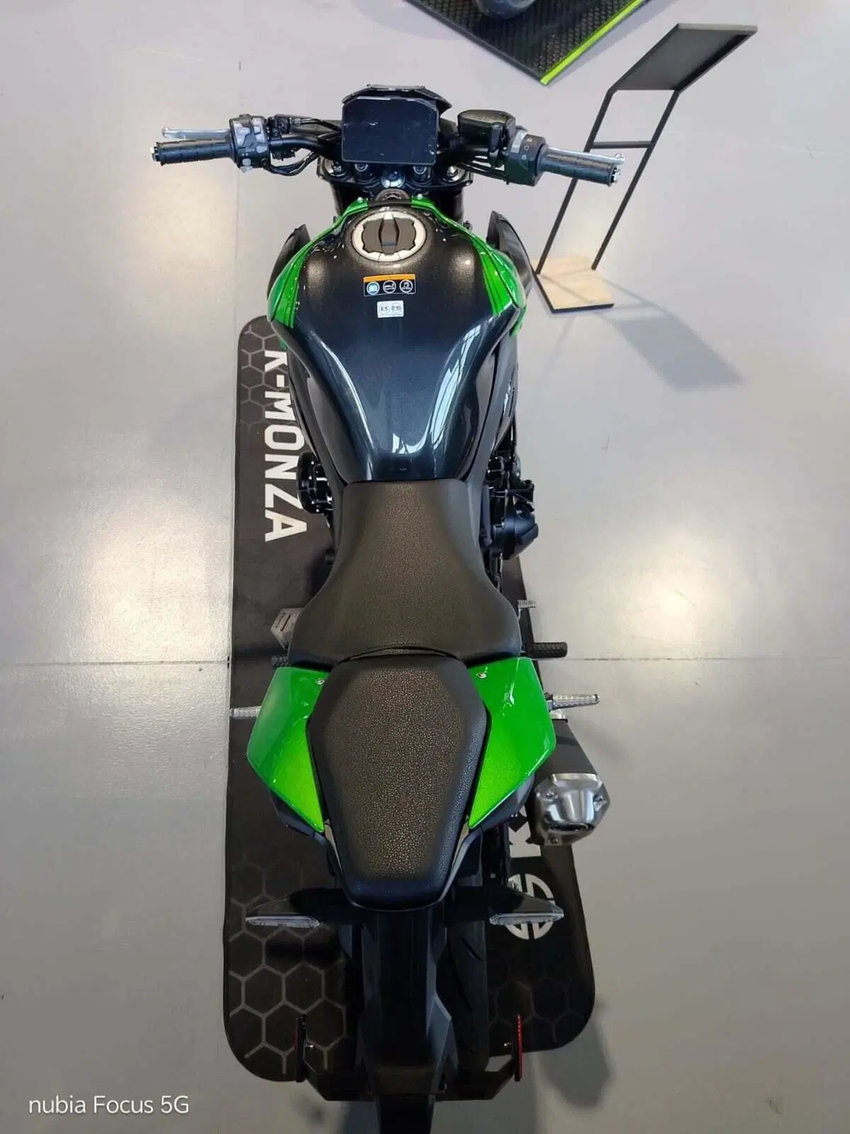 Kawasaki Z 900 SE (2025 - 26) (4)