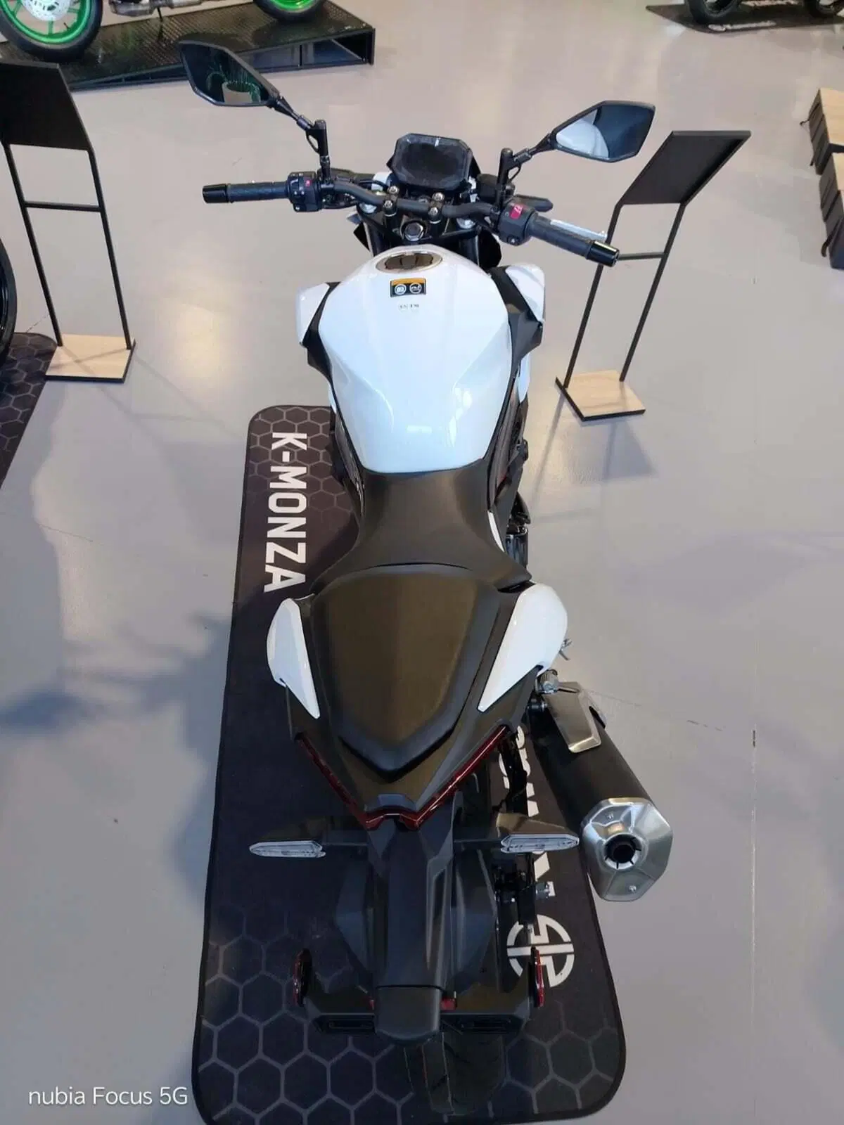 Kawasaki Z 500 SE (2024 - 26) (3)