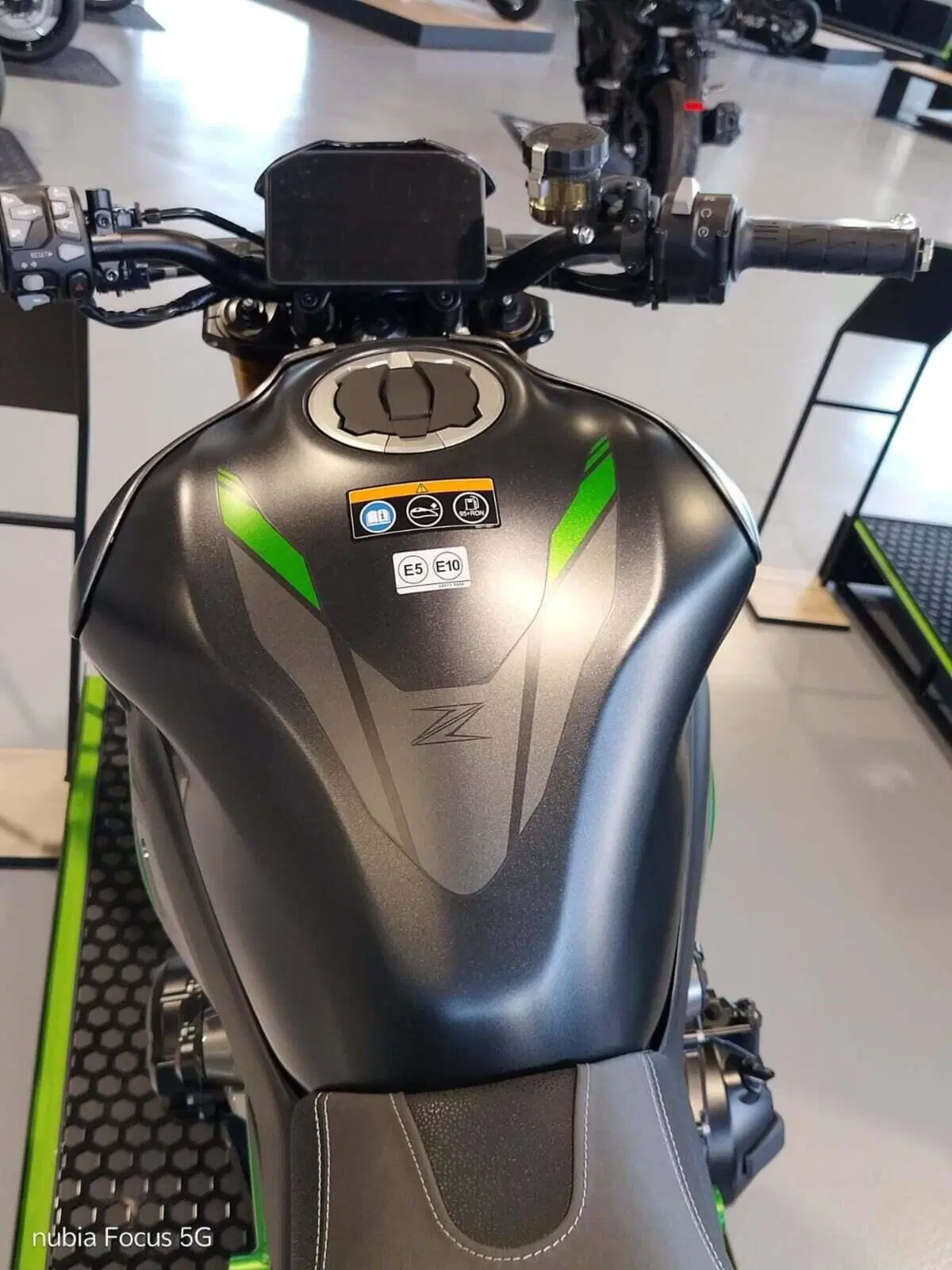 Kawasaki Z 900 SE (2025 - 26) (5)