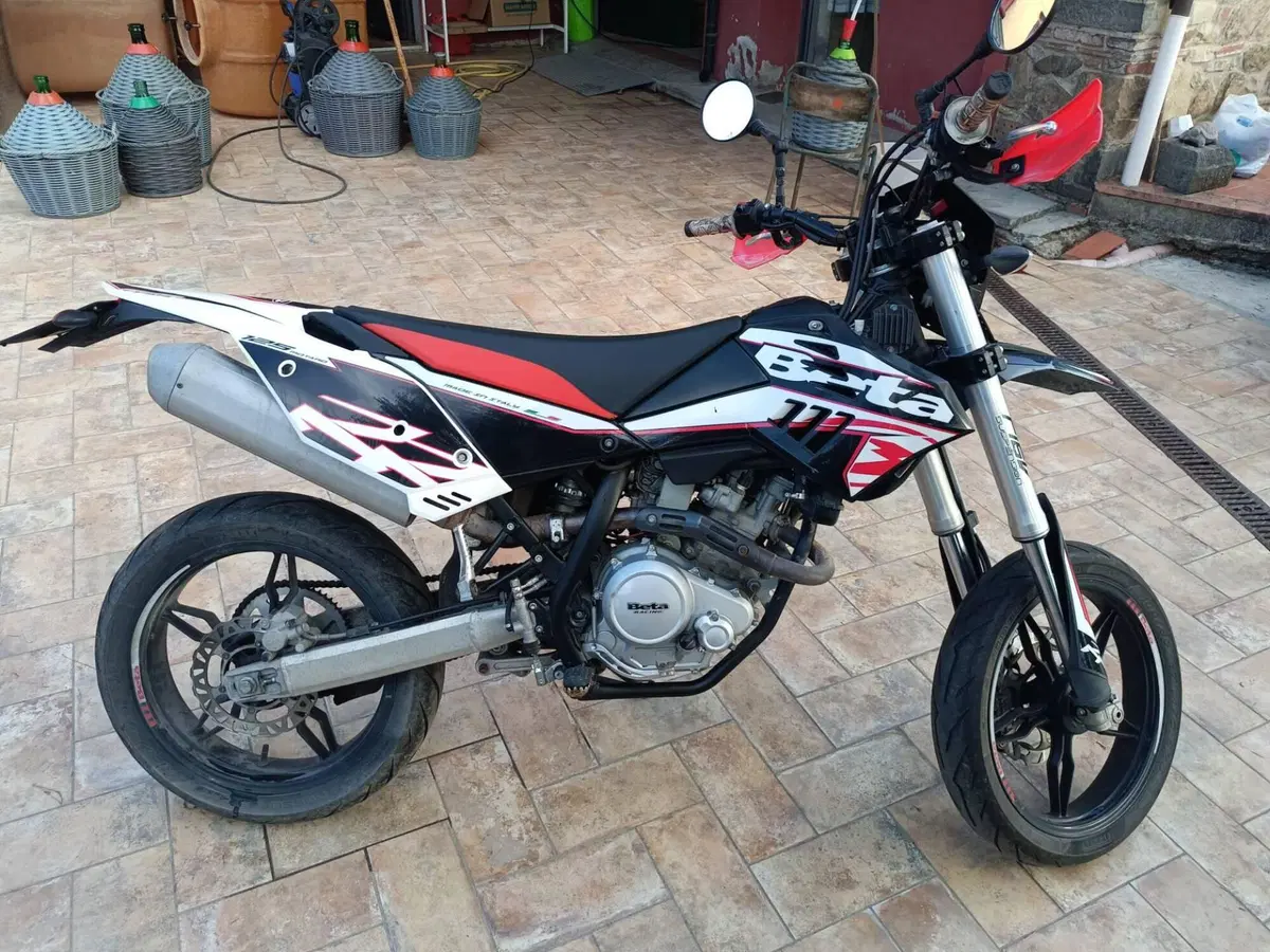 Betamotor RR 125 4T Motard LC (2018 - 20) (2)