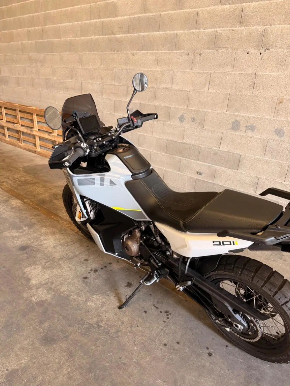 Husqvarna Norden 901 (2022 - 26) (2)