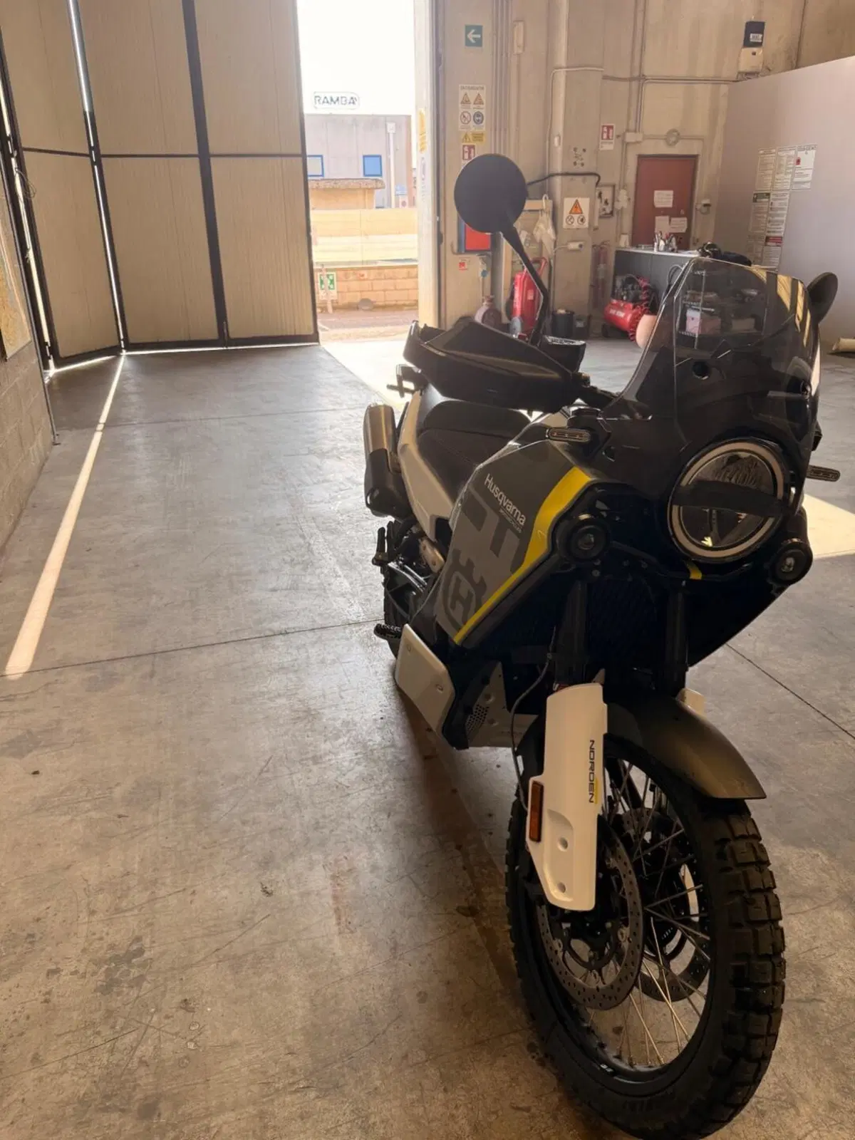 Husqvarna Norden 901 (2022 - 26) (4)