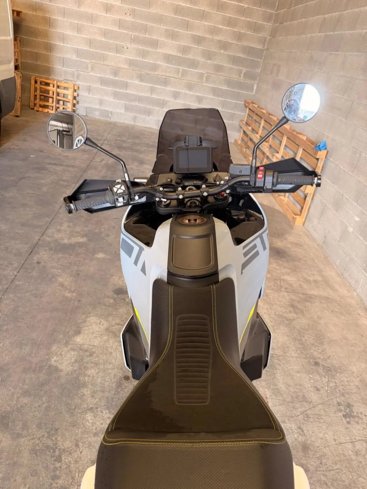 Husqvarna Norden 901 (2022 - 26) (5)
