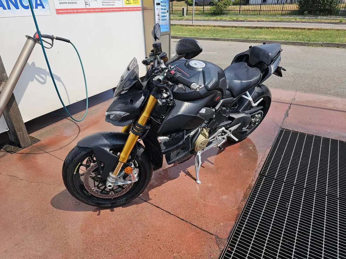 Ducati Streetfighter V4 1100 S (2021 - 22) (2)