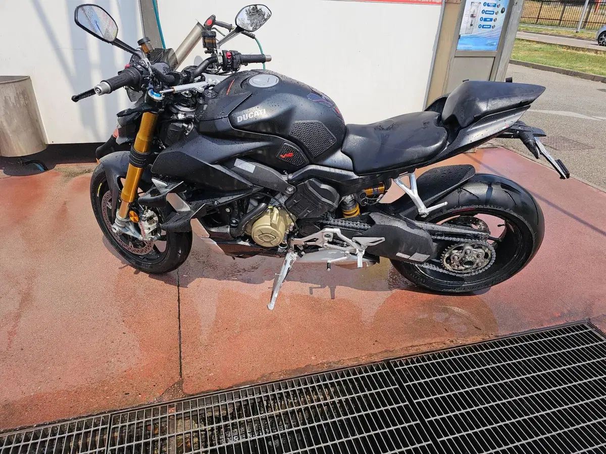 Ducati Streetfighter V4 1100 S (2021 - 22) (3)