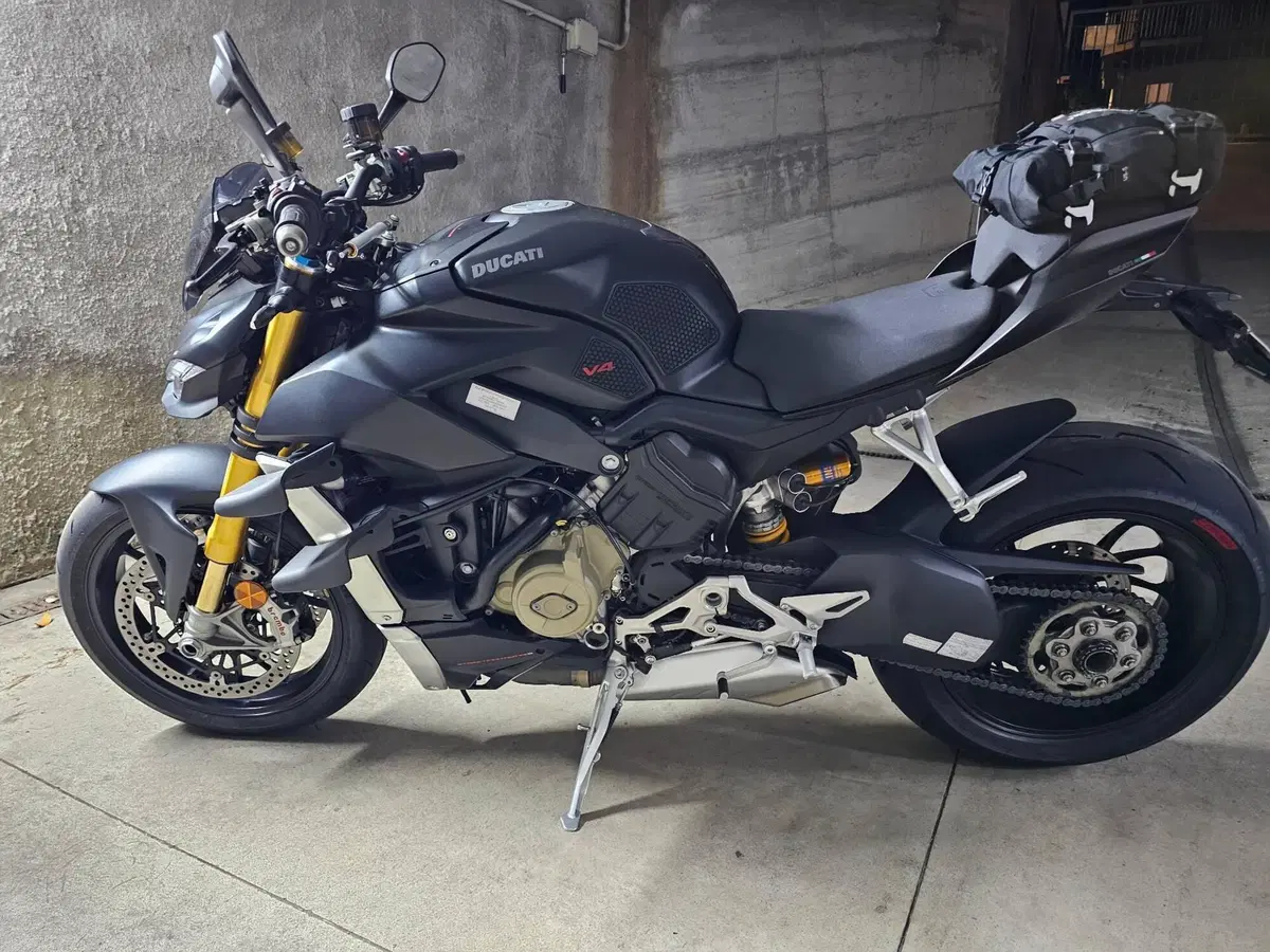 Ducati Streetfighter V4 1100 S (2021 - 22) (4)