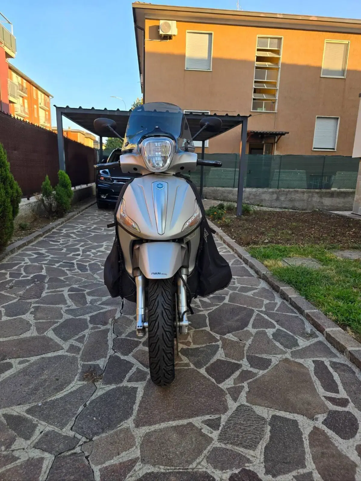 Piaggio Beverly 350 ABS (2016 - 20) (3)