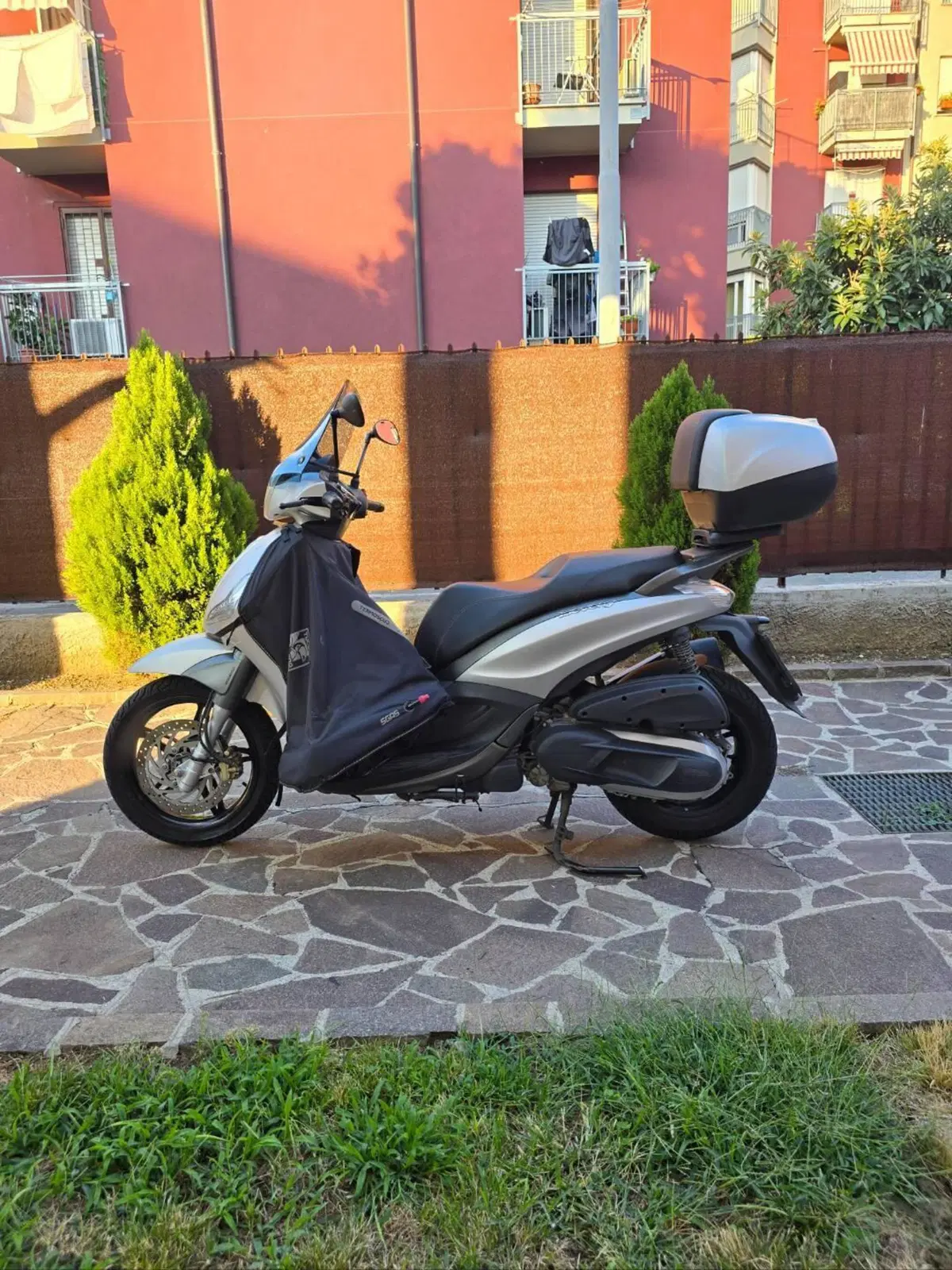 Piaggio Beverly 350 ABS (2016 - 20) (5)