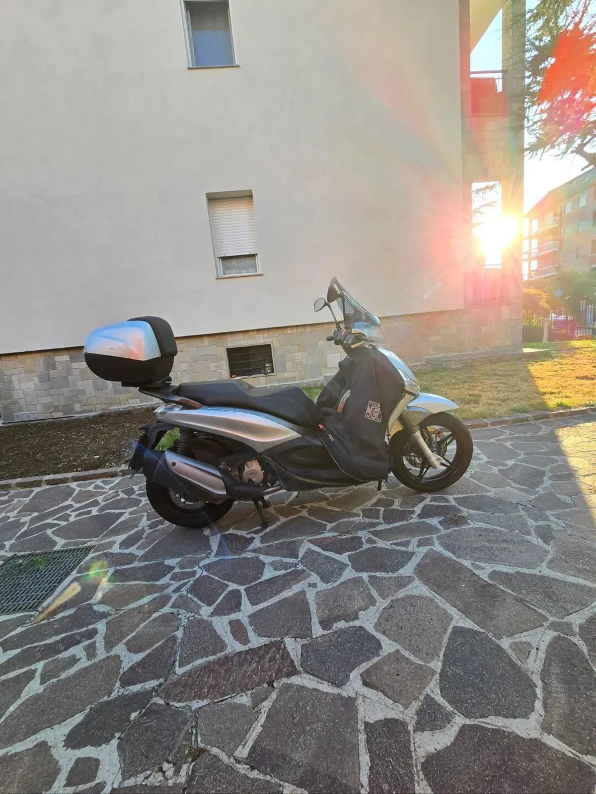 Piaggio Beverly 350 ABS (2016 - 20) (7)