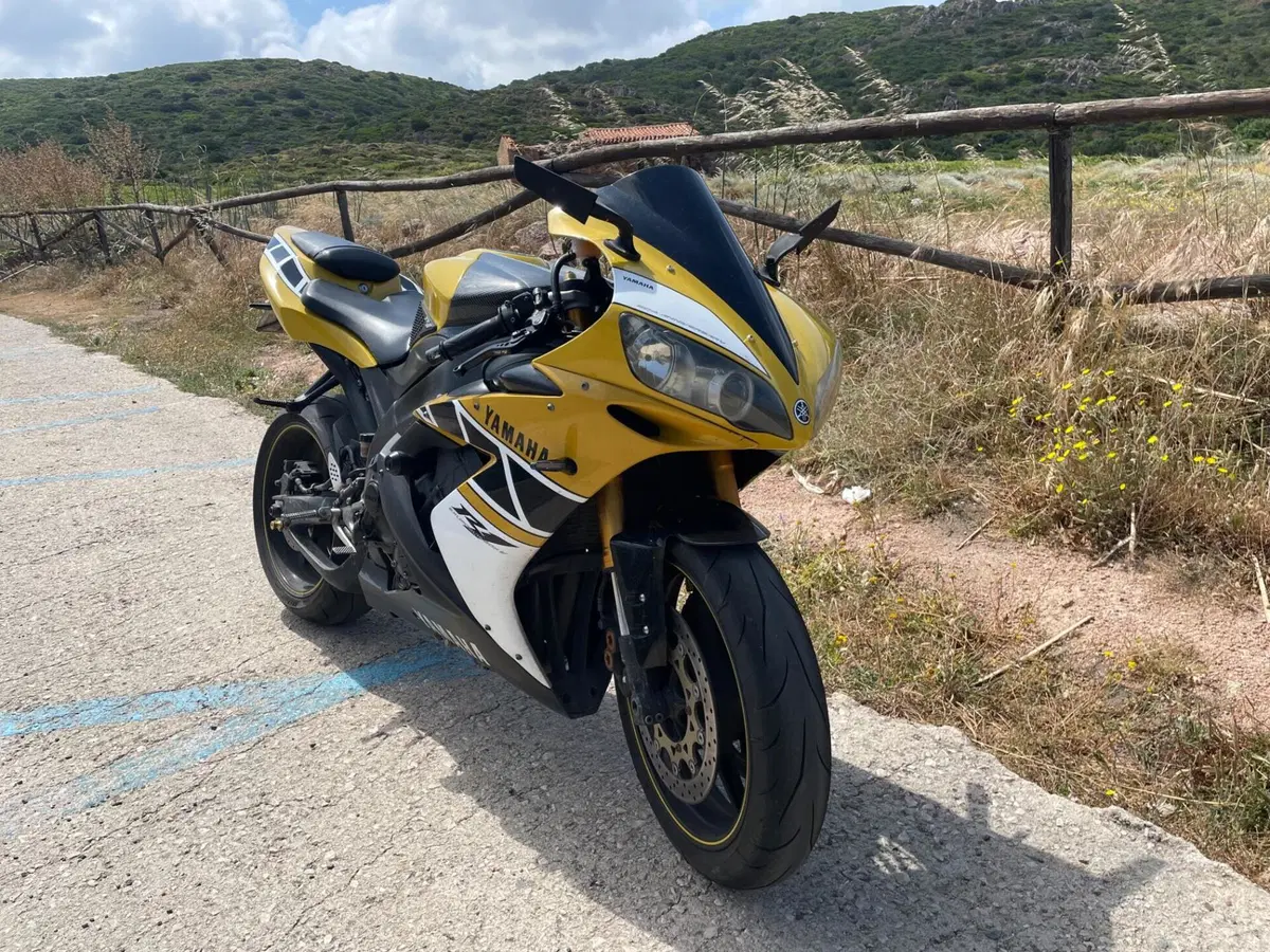 Yamaha YZF R1 (2006 - 07) (10)