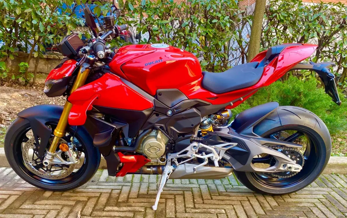 Ducati Streetfighter V4 S (2025 - 26)