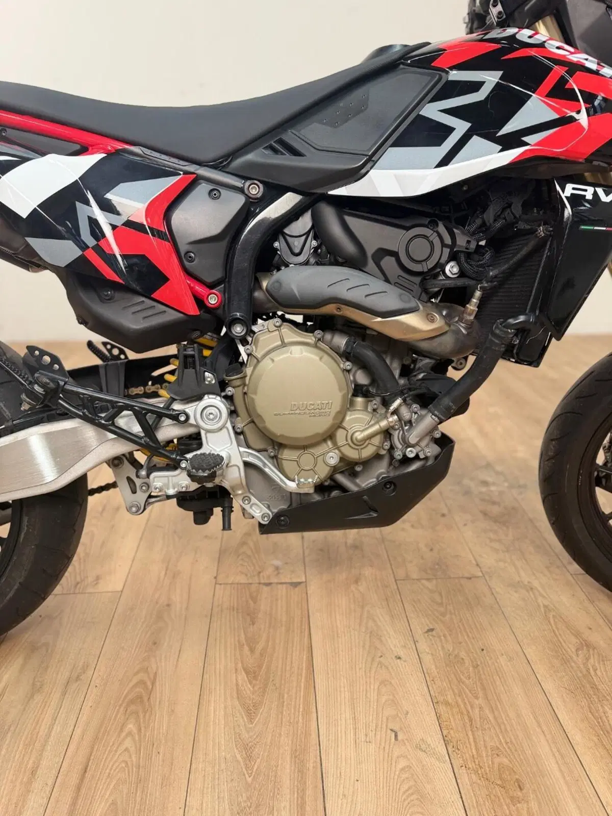 Ducati Hypermotard 698 Mono RVE (2024 - 26) (6)