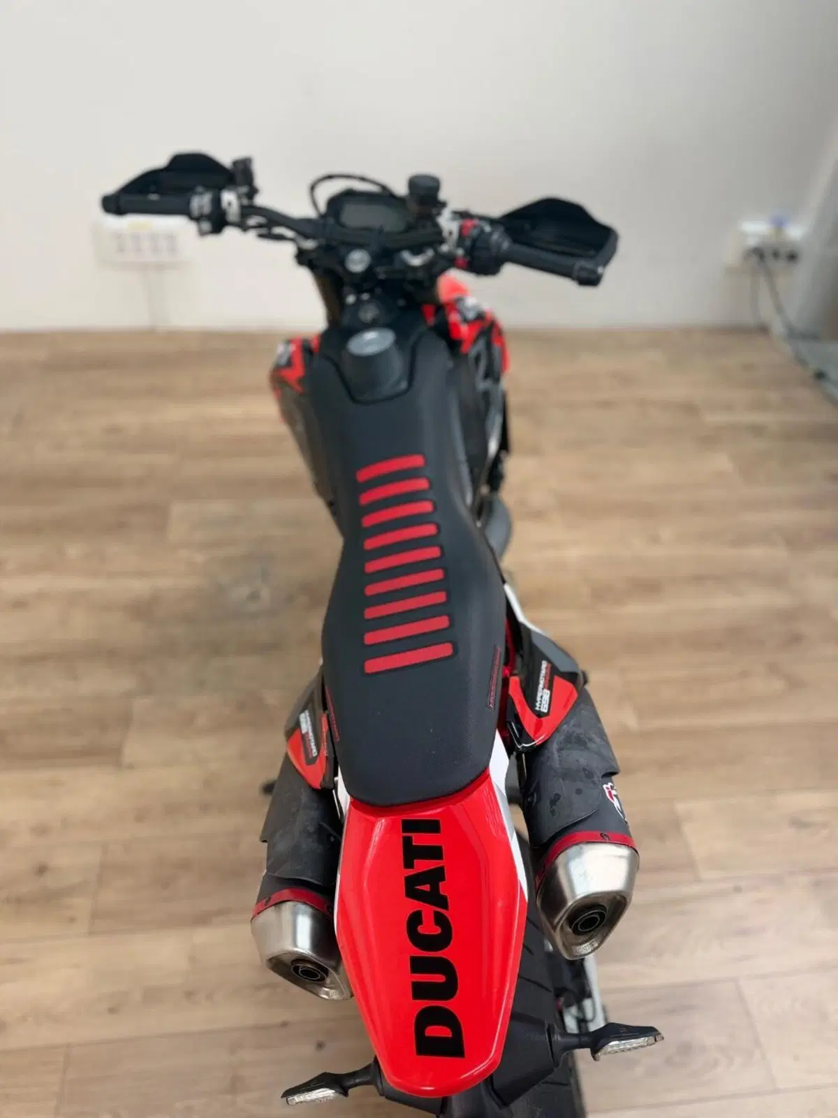 Ducati Hypermotard 698 Mono RVE (2024 - 26) (8)