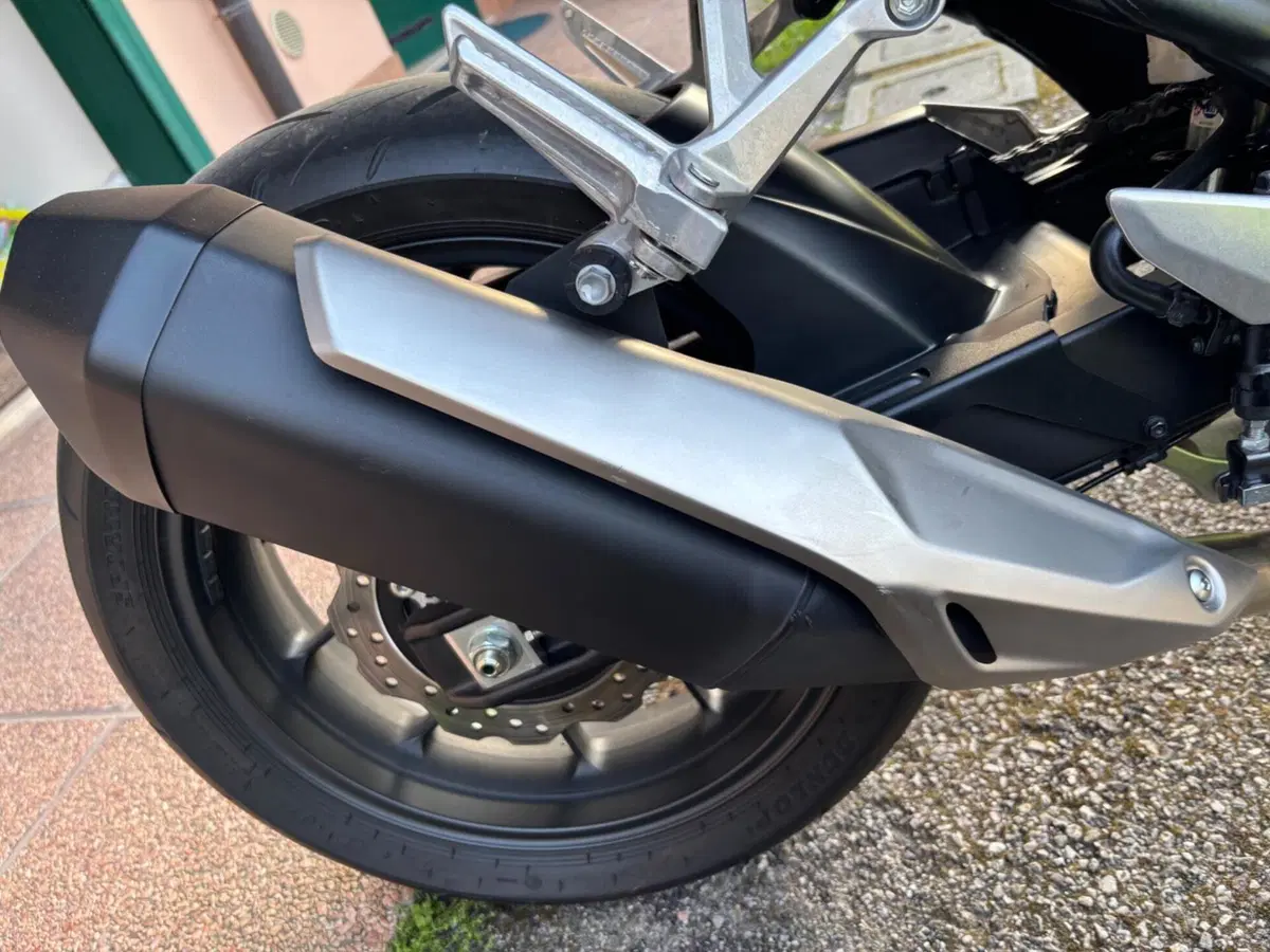 Honda CB 750 Hornet (2023 - 24) (7)